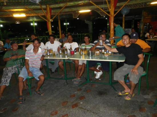 579521_397562960264651_1177105000_n